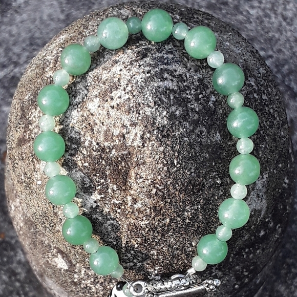 8" Green Aventurine and Panda beaded bracelet - Picture 3 of 3